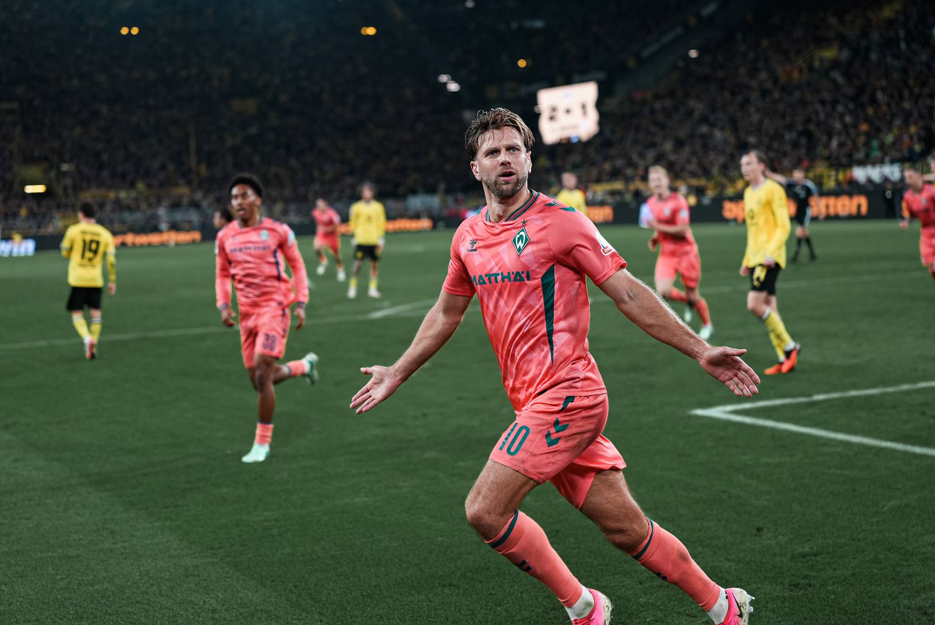 Füllkrug strikes in stoppage time as Werder snatch a point in Dortmund ...