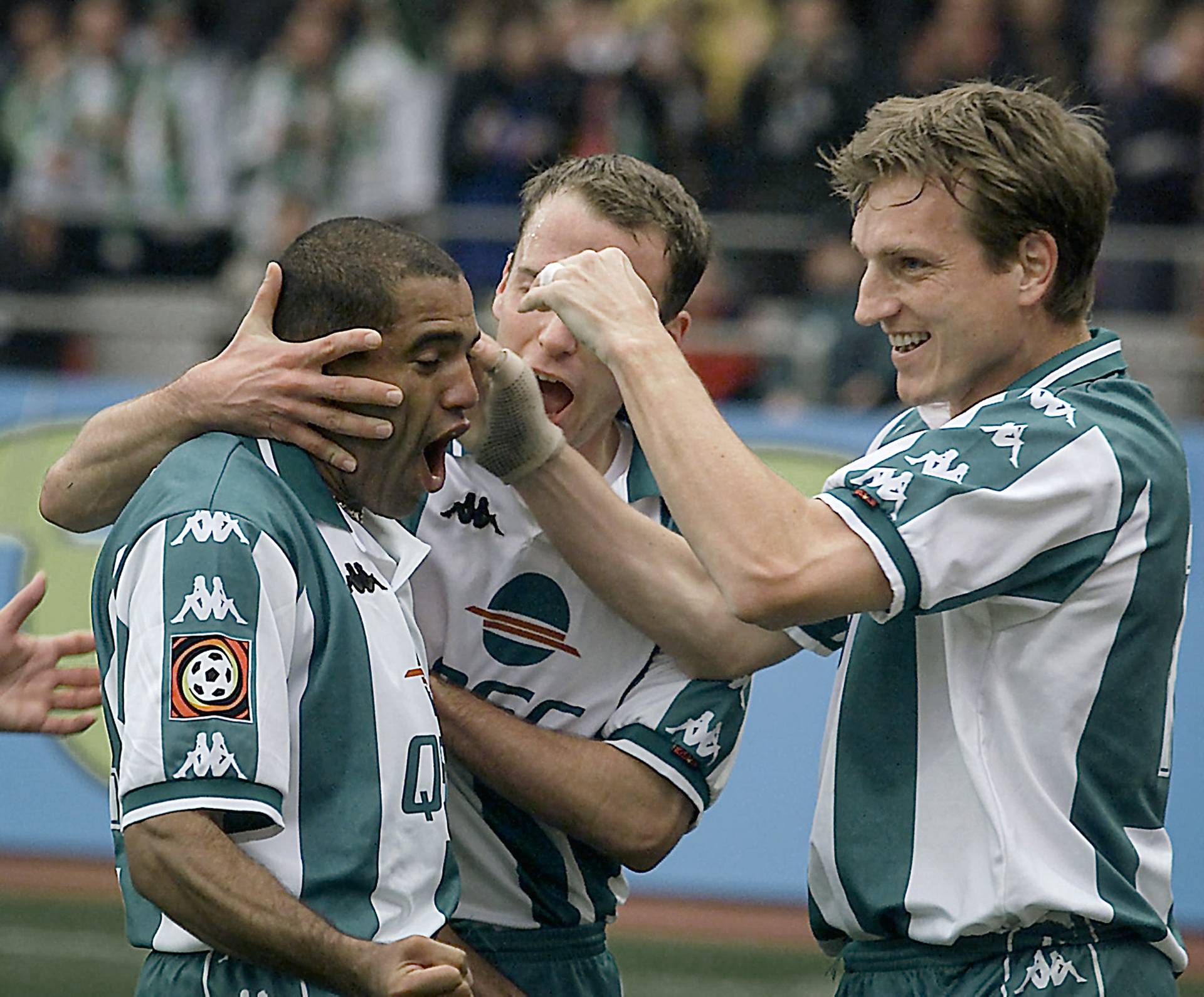 Herzog & Co. bejubeln einen Treffer mit Ailton.