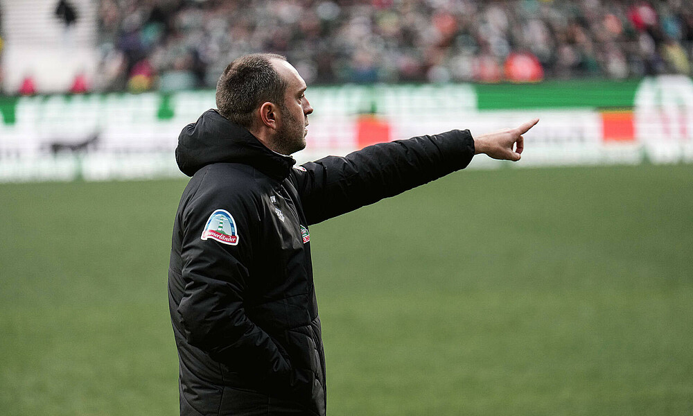 Ole Werner am Spielfeldrand bei einem Heimspiel des SVW