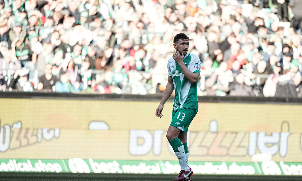 Milos Veljkovic dreht sich zur Seite. Das Bild stammt aus dem Heimspiel gegen die TSG Hoffenheim.