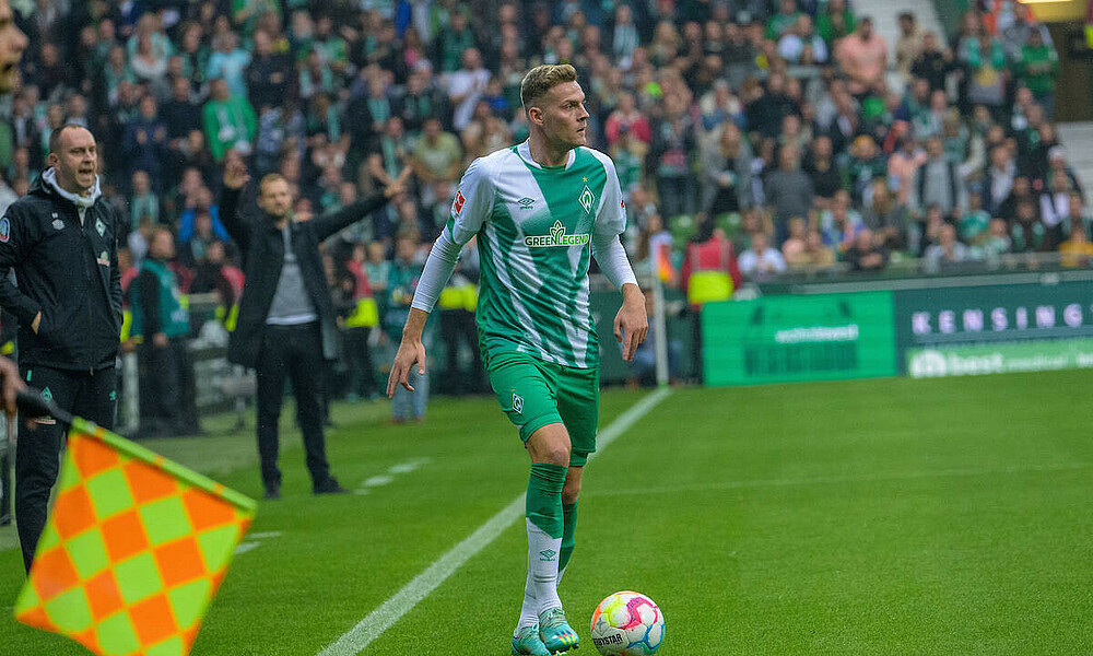 Marvin Ducksch mit dem Ball am Fuß.