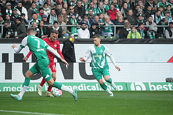 null Mitchell Weiser im Zweikampf