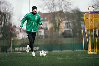 Niklas Stark auf dem Trainingsplatz.