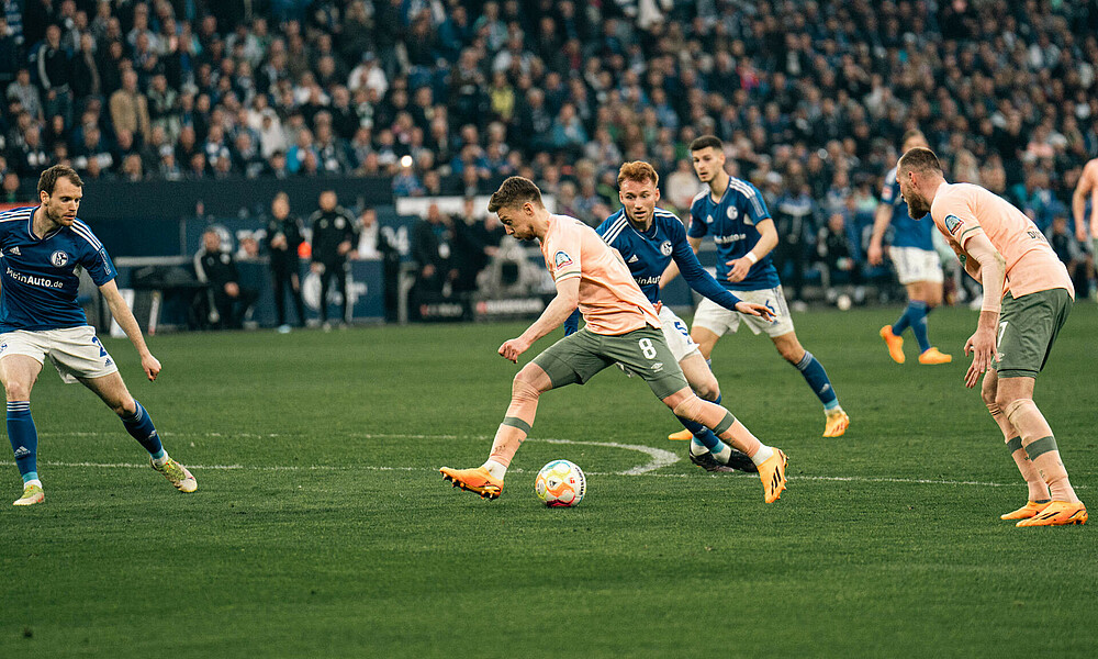 null Mitchell Weiser im Dribbling (Foto: W.DE).