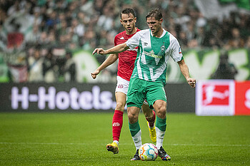 null Niklas Stark im Zweikampf