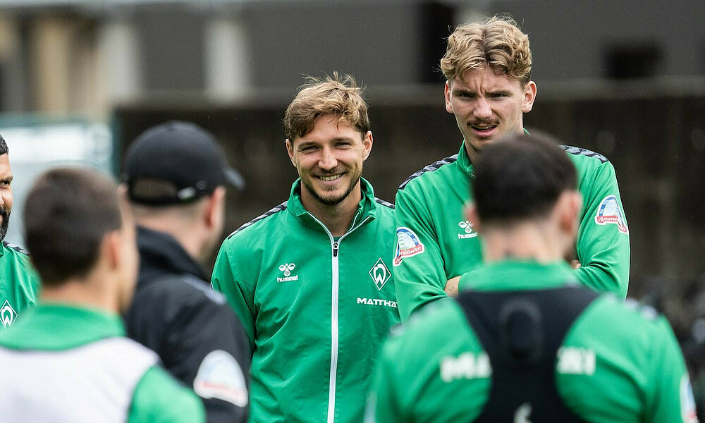 Niklas Stark und Nick Woltemade auf dem Trainingsplatz (Foto: nordphoto).
