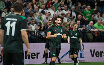 null Nelson Valdez jubelt.