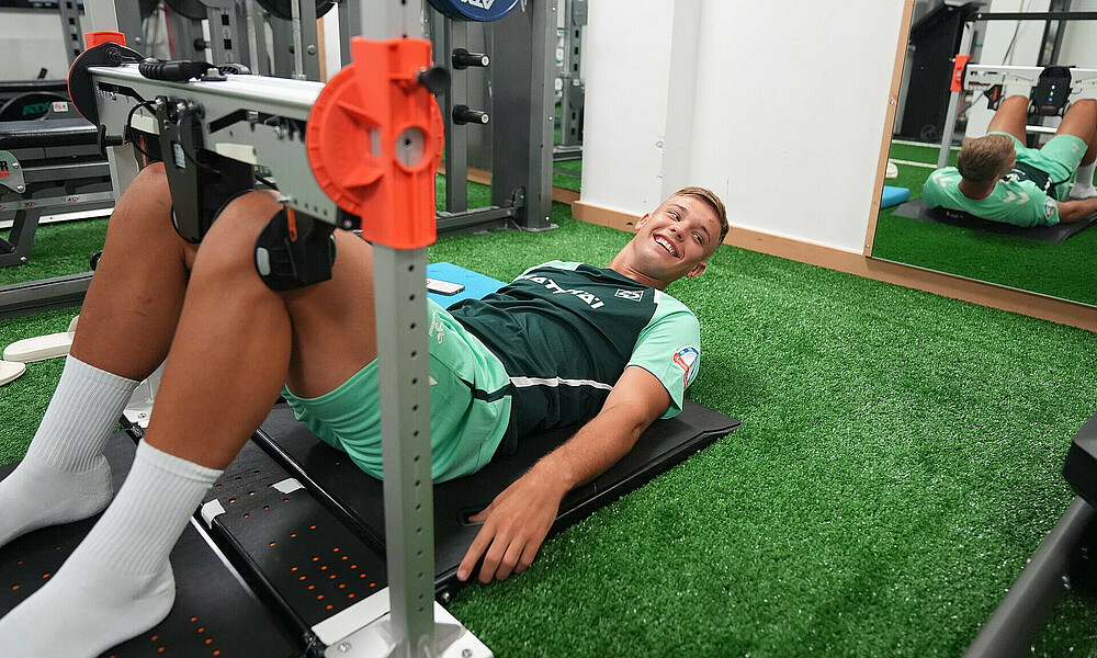 null Keke Topp bei einer Übung.