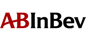 Logo von AB InBev mit „AB” in Rot und „InBev” in Schwarz auf weißem Hintergrund.