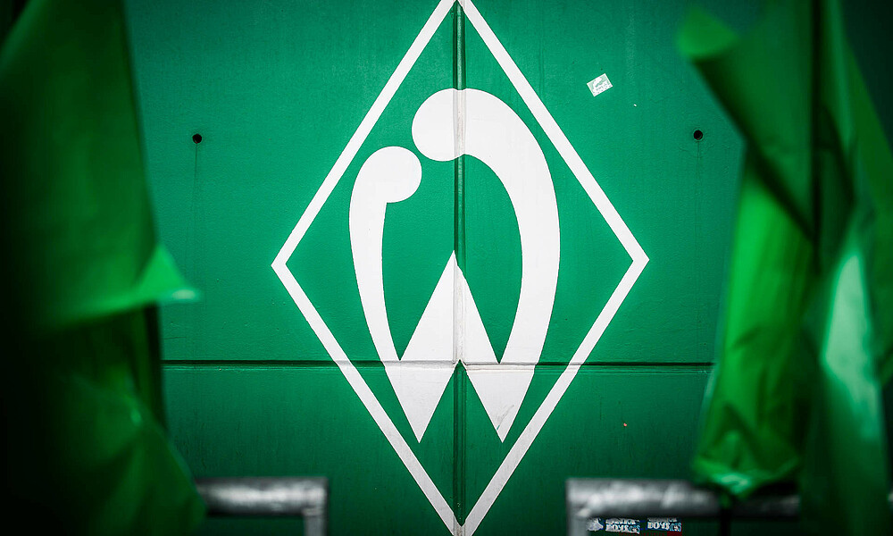 Die Werder-Raute an einer grünen Wand in der Ostkurve.