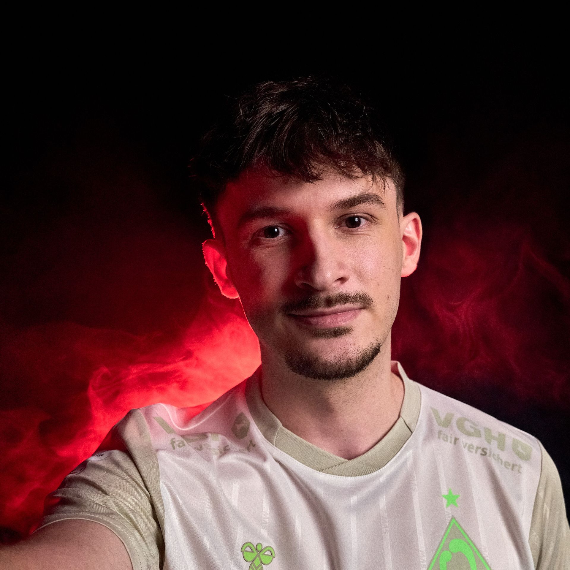 Jannik 'Kynuru' Schüßler von SV Werder Bremen posiert während des Virtual Bundesliga Media Days 2025