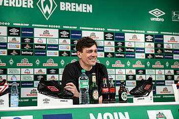 Clemens Fritz auf dem Podium während der Mixed Zone