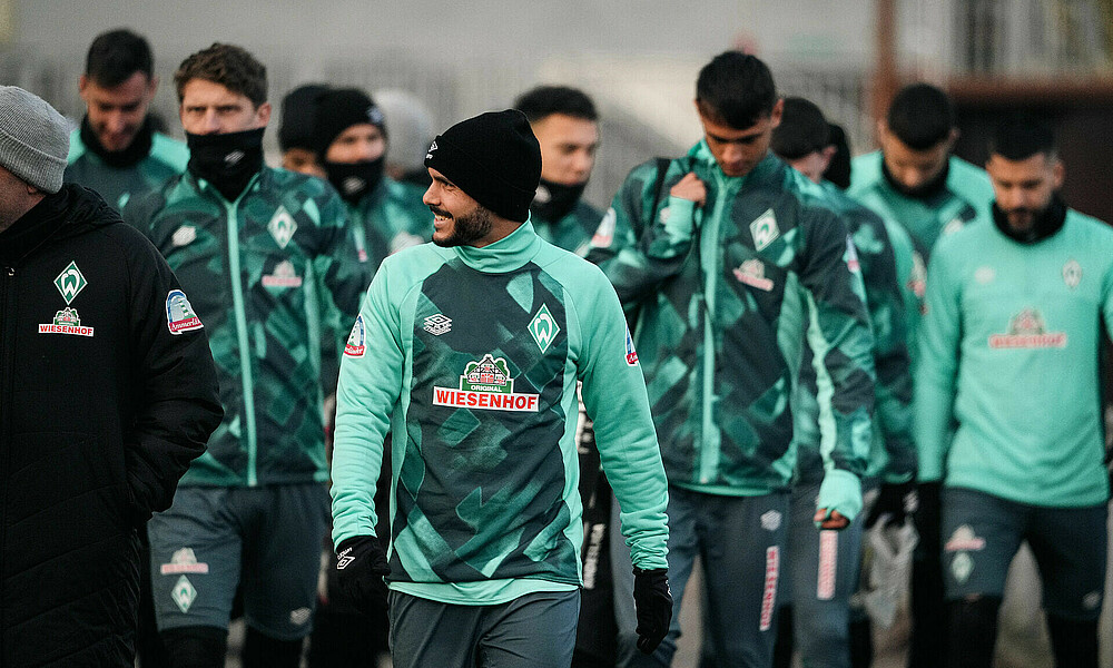 Leonardo Bittencourt auf dem Weg zum Trainingsplatz. 