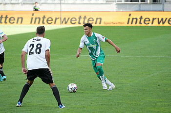 Lee Buchanan am Ball.