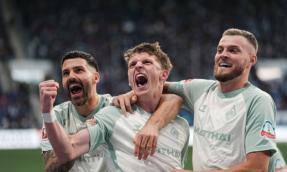 Jens Stage jubelt mit Anthony Jung und Marvin Ducksch