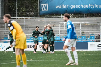 Die U23 bejubelt ein Tor gegen den Bremer SV.