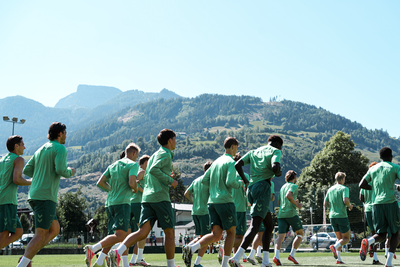 Die Mannschaft läuft sich im Zillertal warm.