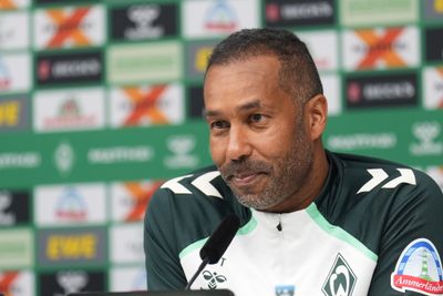 Daniel Thioune bei der Pressekonferenz