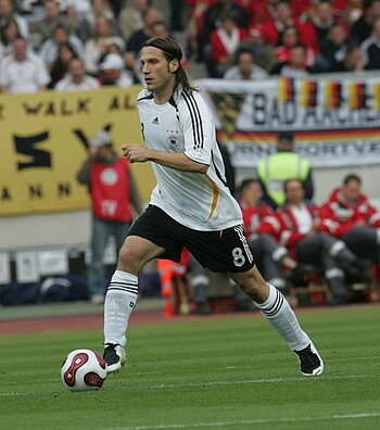 null Torsten Frings bei der EM 2008 mit dem Ball am Fuß.