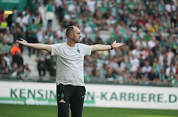 Ole Werner breitet die Arme aus.