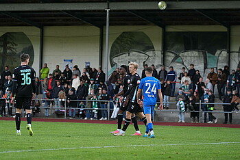 null Opitz jubelt nach seinem Tor.