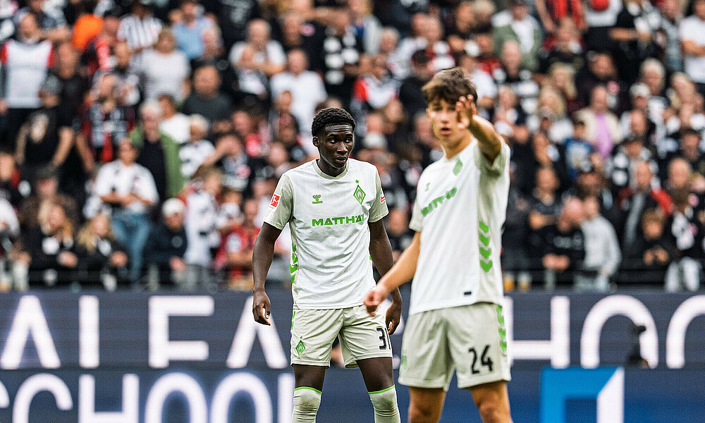 null Karim Coulibaly und Patrice Covic auf dem Platz.