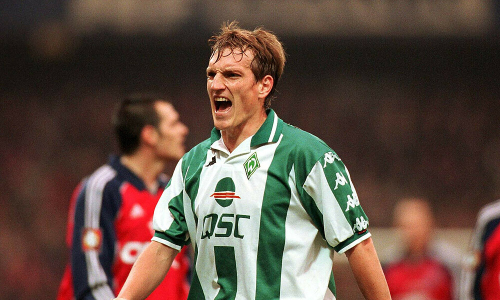 null Andreas Herzog im Spiel gegen die Bayern im Werder-Trikot.