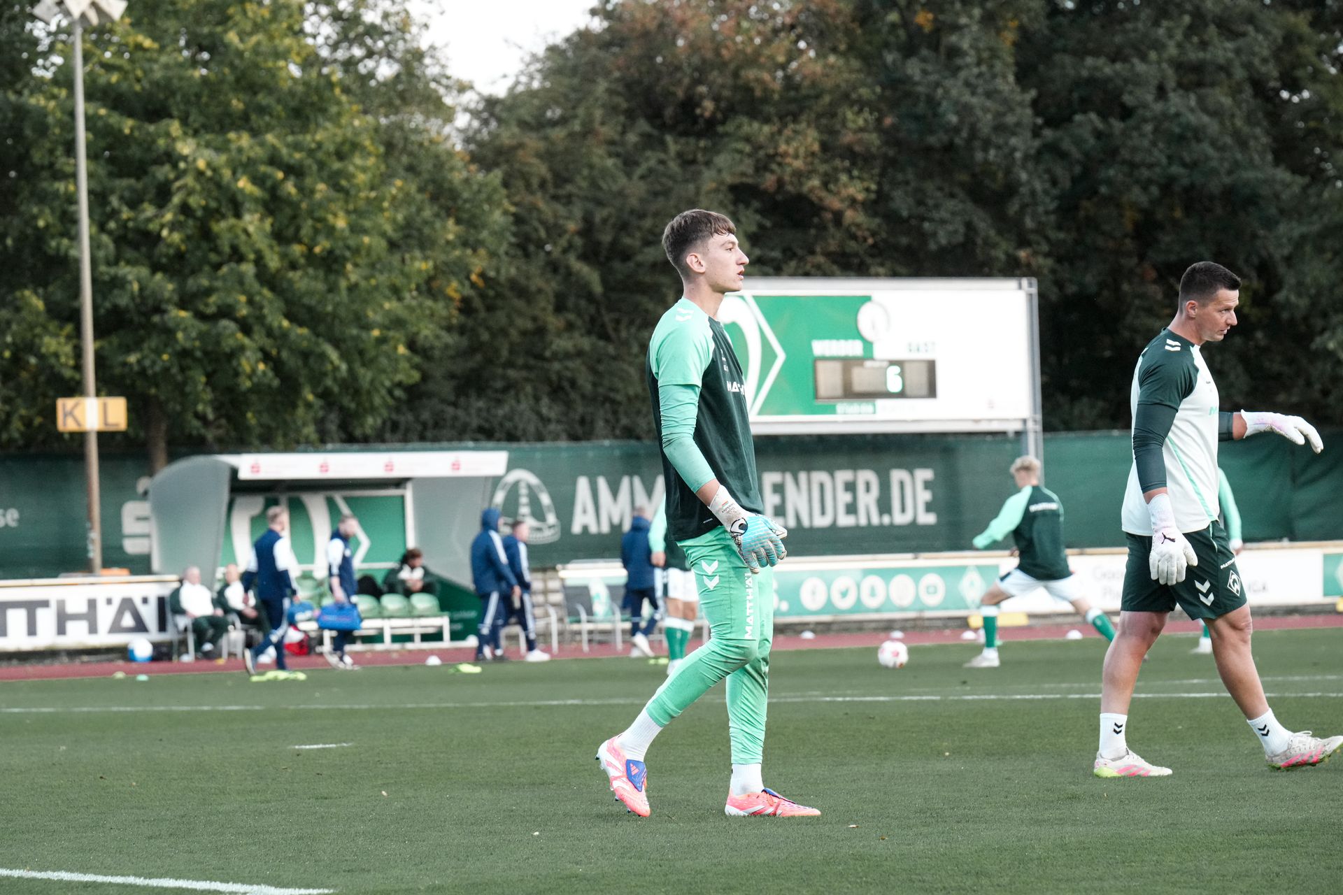 Stefan Smarkalev beim Aufwärmen gegen Kickers Emden.