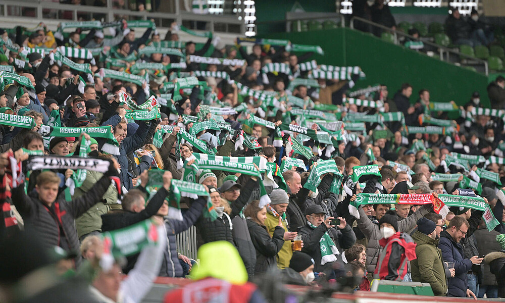25.000 Fans dürfen gegen Dresden ins wohninvest WESERSTADION (Foto: nordphoto).