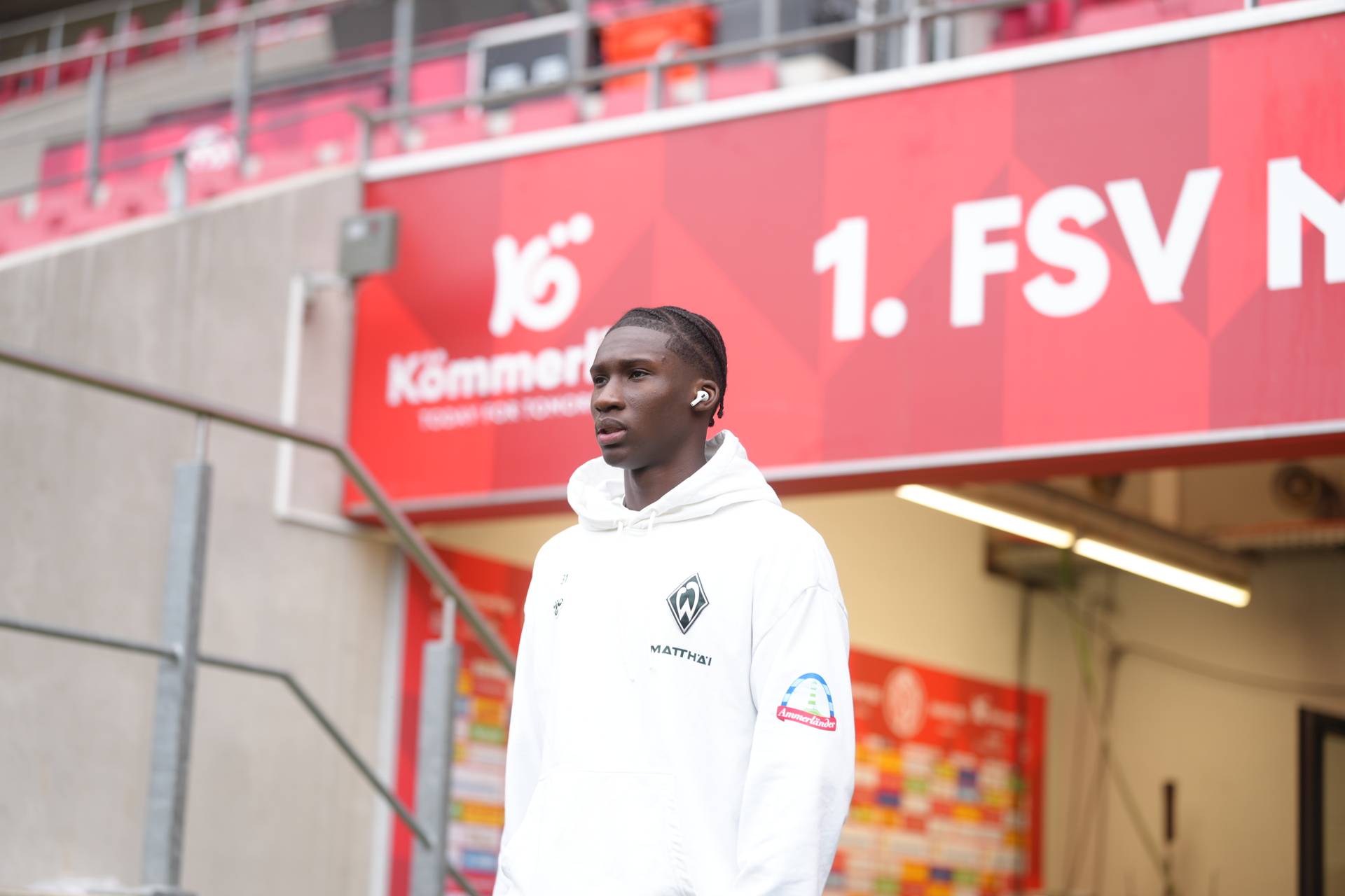 Karim Coulibaly auf den Weg zum Platz.