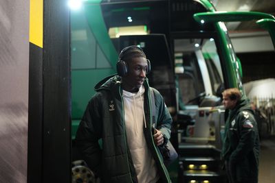 Karim Coulibaly nach der Busankunft im Stadion.