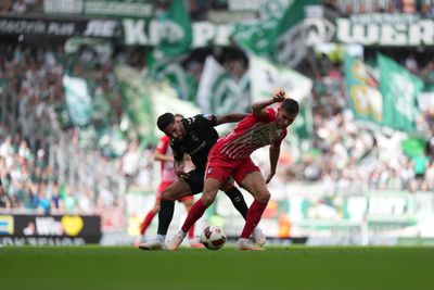 Reis im Zweikampf mit Engelhardt.