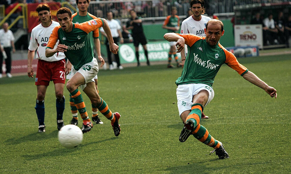 Skripnik bei der Ausführung eines Strafstoßes. 