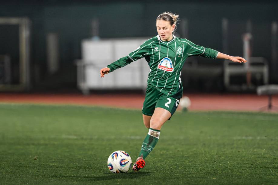 Chiara D'Angelo setzt zum Schuss an.