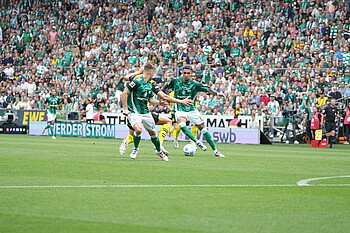 Justin Njinmah im Dribbling. 