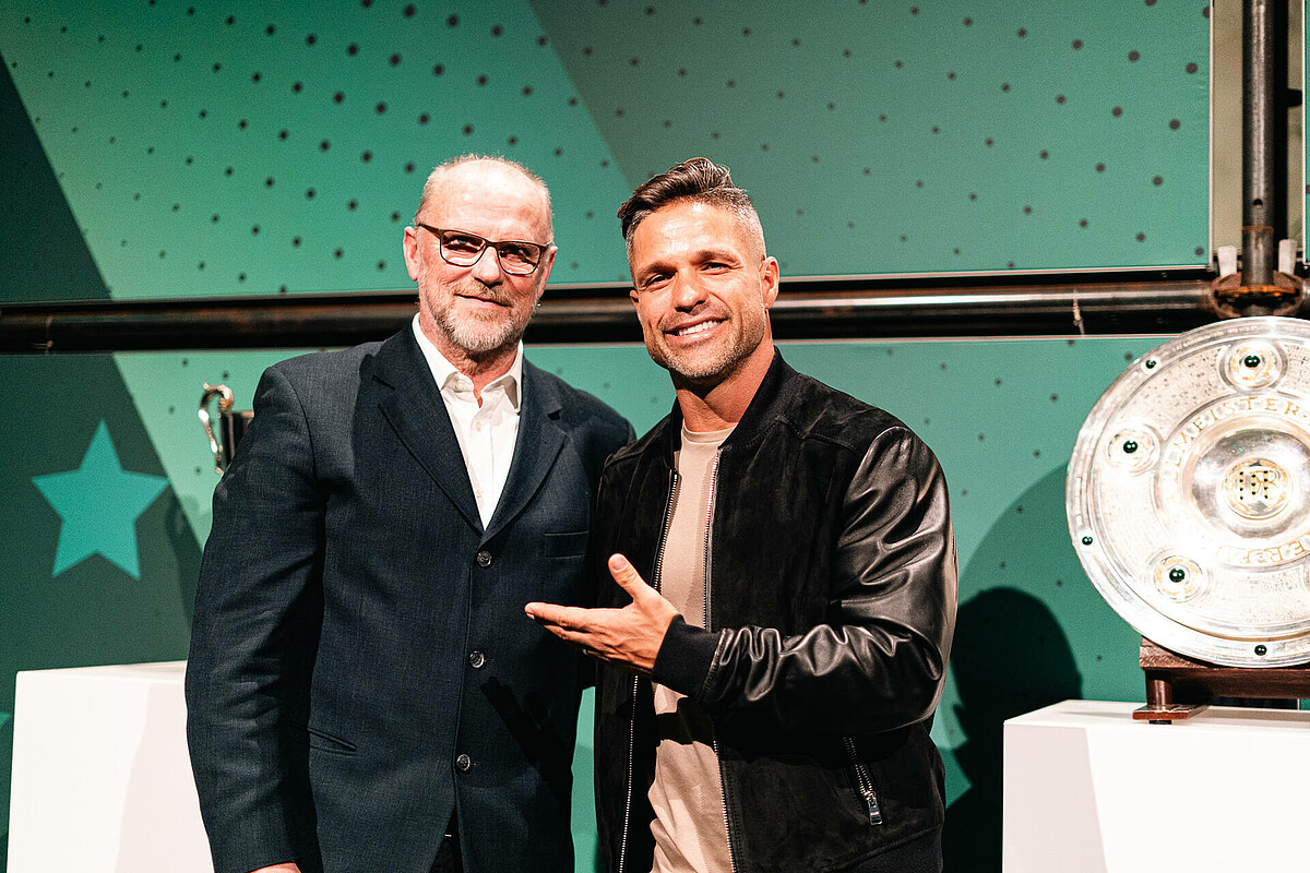 null Thomas Schaaf neben Diego auf der 125 Jahre Feier.