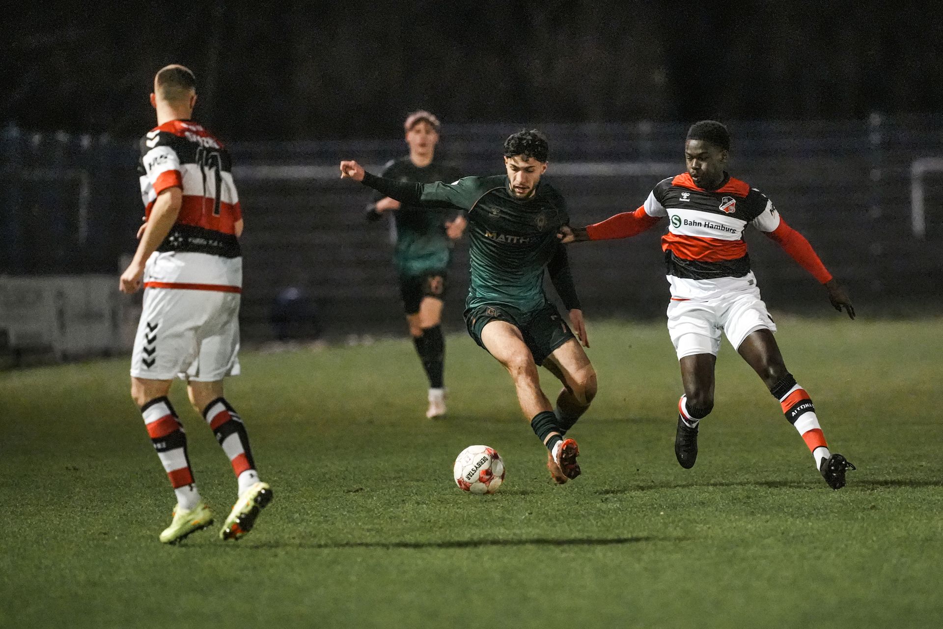 Safa Yildirim im Zweikampf.