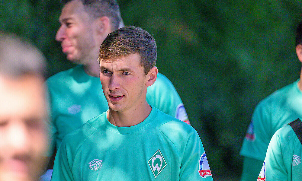 null Werder-Spieler Benjamin Goller im Trainingsoutfit.