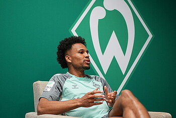 null Felix Agu im WERDER.DE-Gespräch im Studio