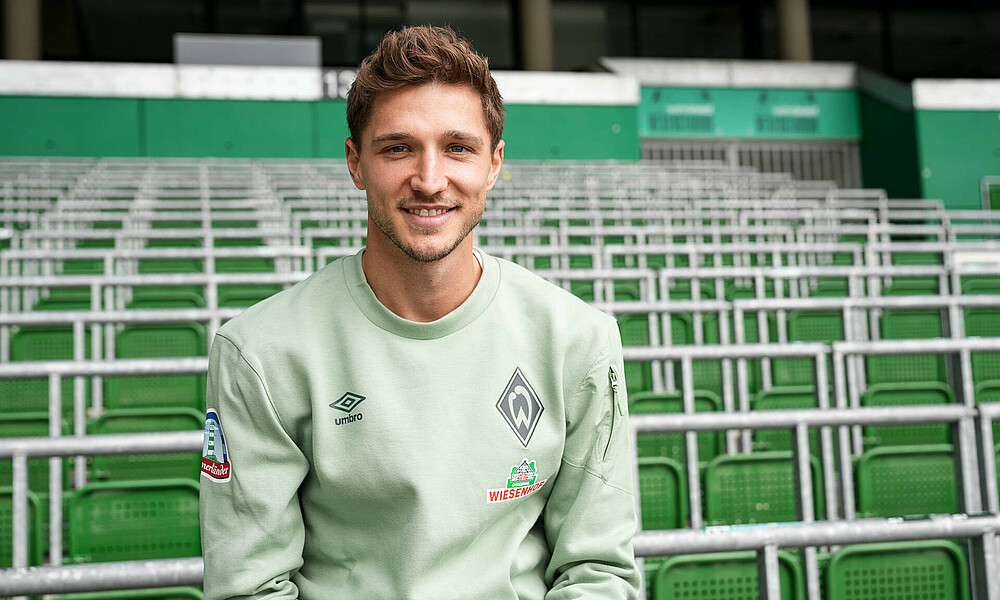 Niklas Stark im Werder-Pulli
