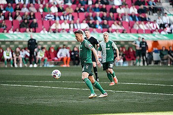 Christian Groß am Ball. 