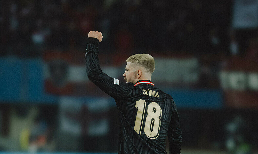 null Schmid jubelt.