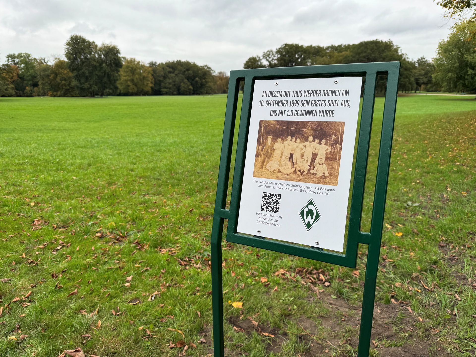 Die neue Infotafel im Bürgerpark.