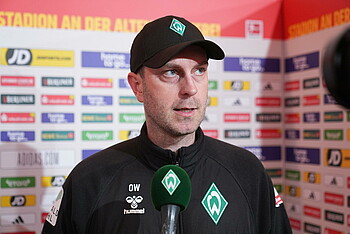 null Ole Werner am WERDER.TV Mikrofon in der Mixed Zone von Union Berlin