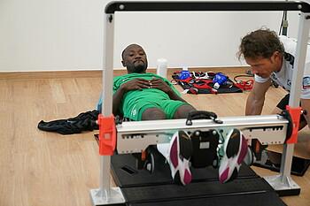 null Naby Keïta bei einem Test der Leistungsdiagnostik.