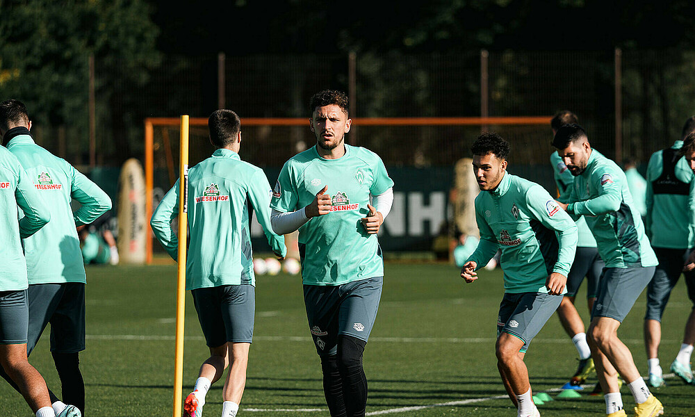 Milos Veljkovic bei einem Training des SVW