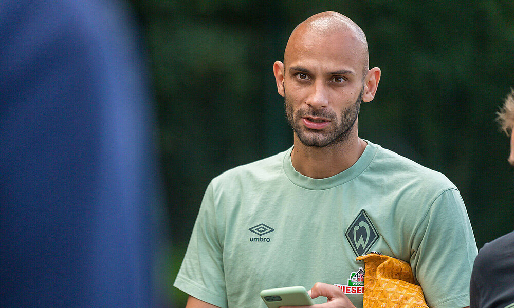 Ömer Toprak auf dem SVW-Gelände.