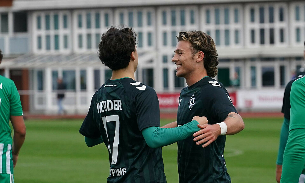 Ronan Kratt und Jakob Löpping jubeln.