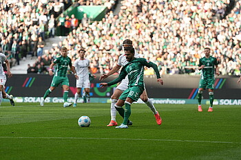 null Leonardo Bittencourt im Duell mit Lucas Höler