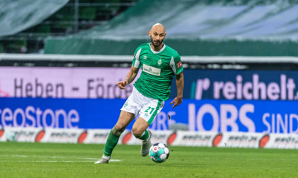 null Ömer Toprak vom SV Werder Bremen im Einsatz.